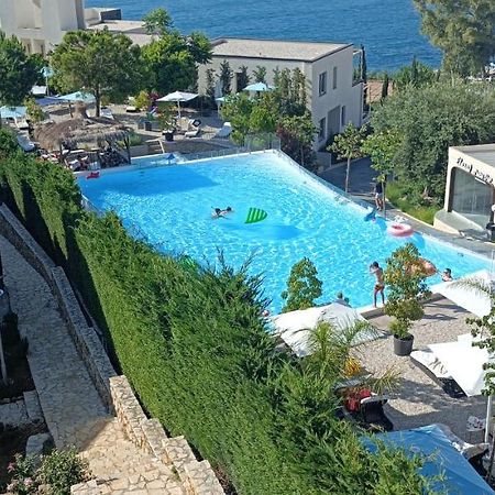 Matthews Beach House Вльора Екстер'єр фото