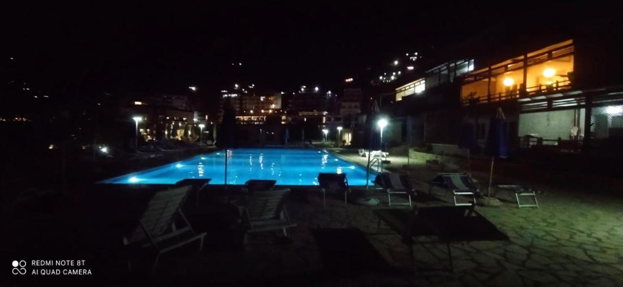 Matthews Beach House Вльора Екстер'єр фото