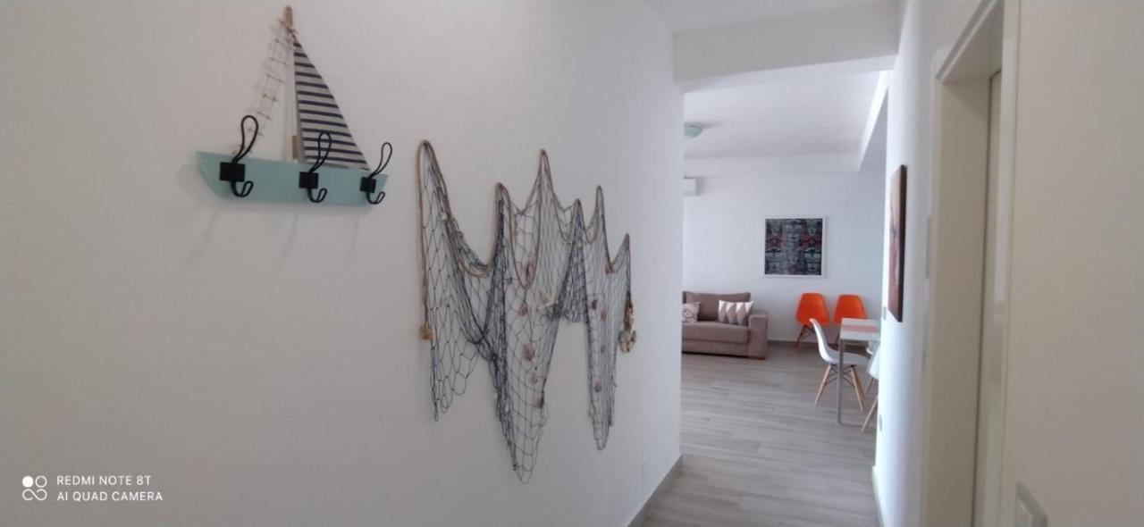Matthews Beach House Вльора Екстер'єр фото