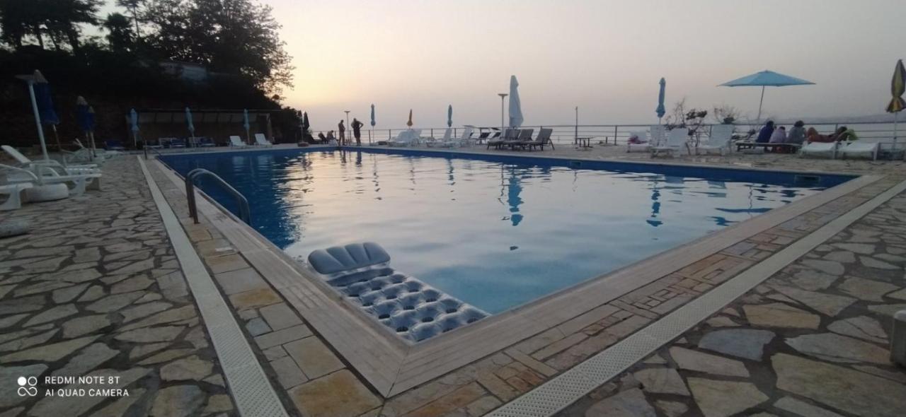 Matthews Beach House Вльора Екстер'єр фото