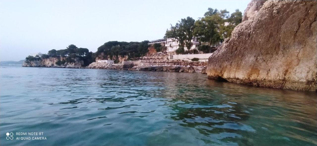 Matthews Beach House Вльора Екстер'єр фото