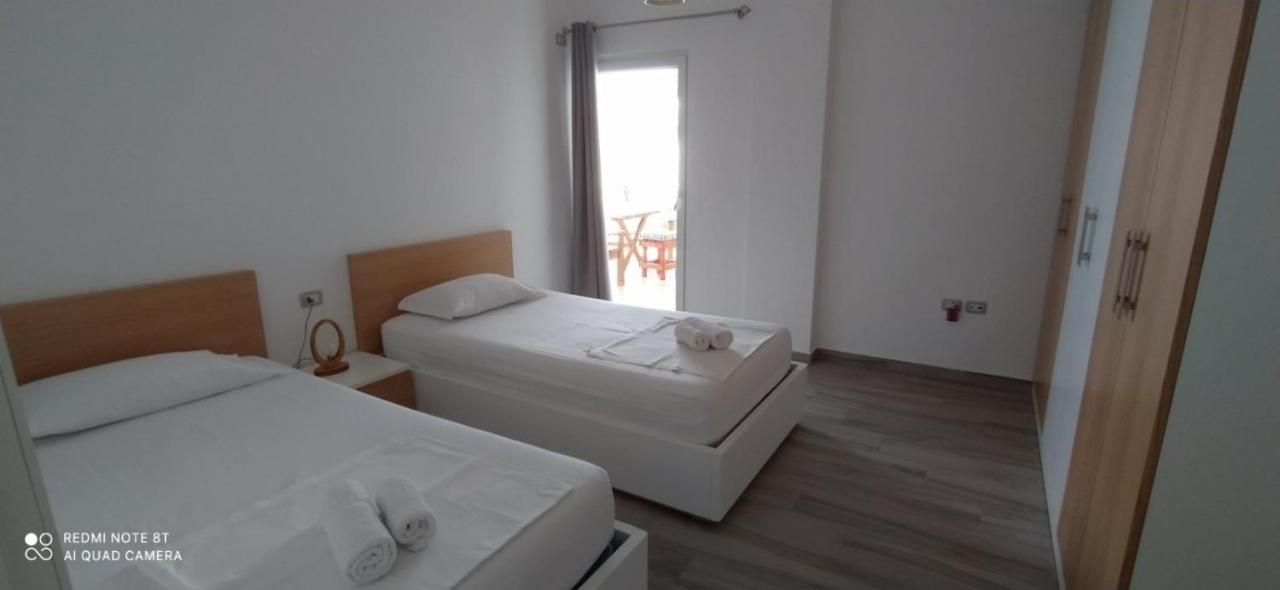Matthews Beach House Вльора Екстер'єр фото
