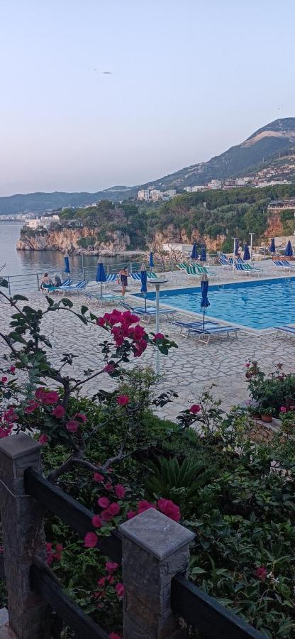 Matthews Beach House Вльора Екстер'єр фото