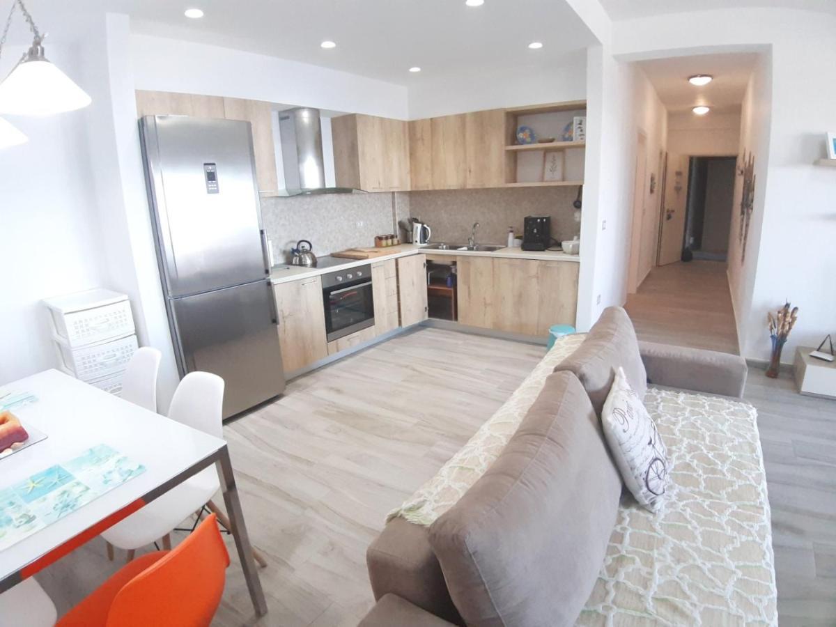 Matthews Beach House Вльора Екстер'єр фото