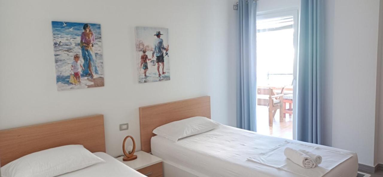 Matthews Beach House Вльора Екстер'єр фото