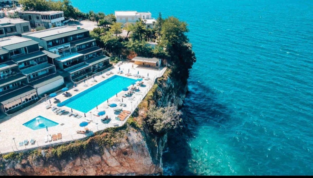 Matthews Beach House Вльора Екстер'єр фото