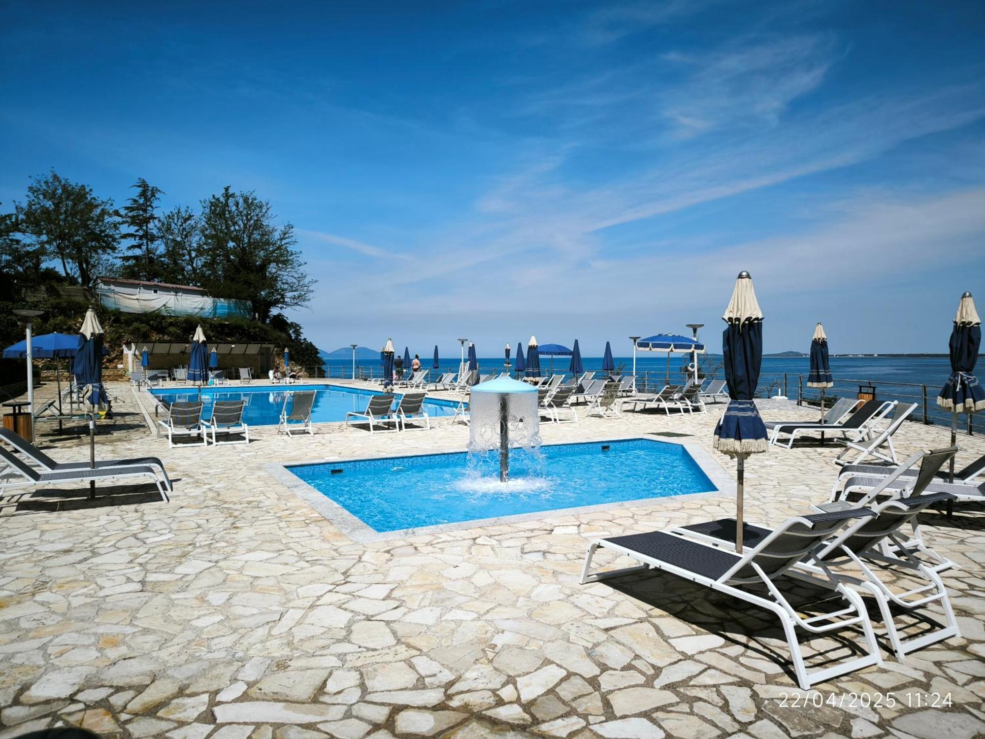 Matthews Beach House Вльора Екстер'єр фото