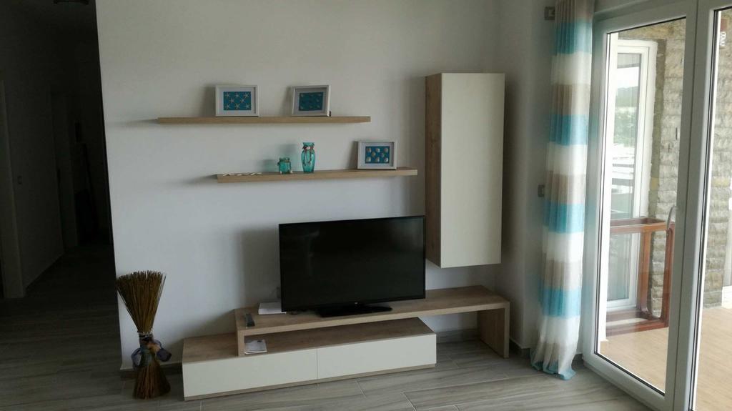 Matthews Beach House Вльора Екстер'єр фото