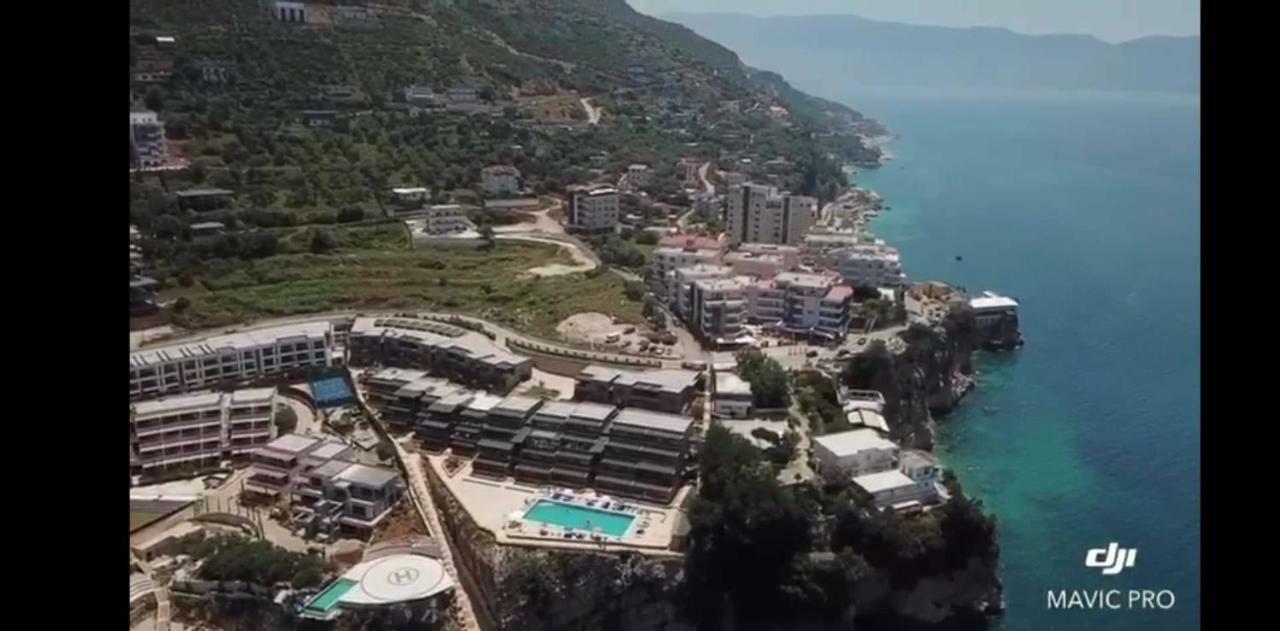 Matthews Beach House Вльора Екстер'єр фото